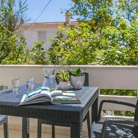 Apartment Taloro Ab Iun Q3273